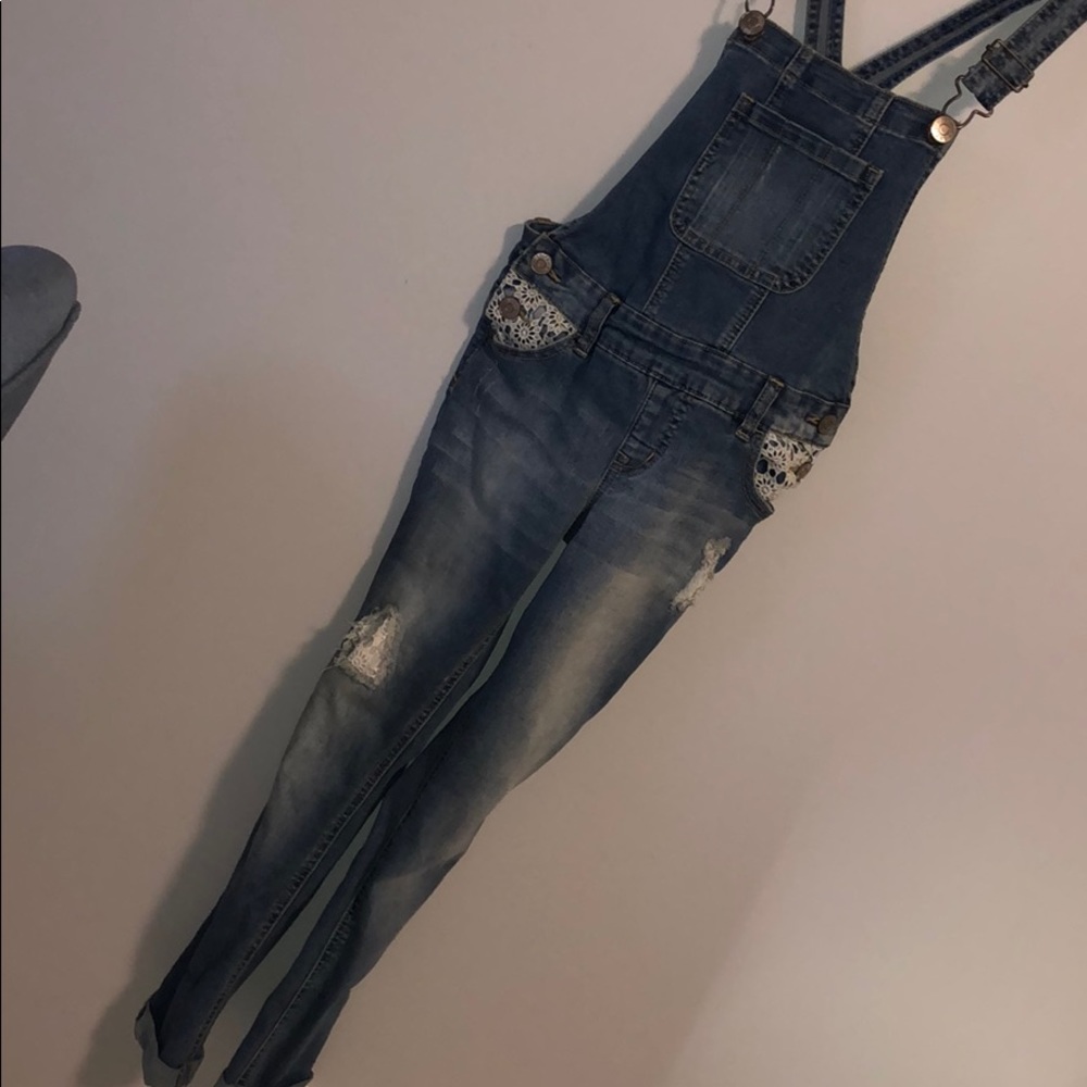 Overall - Picture 3 of 3